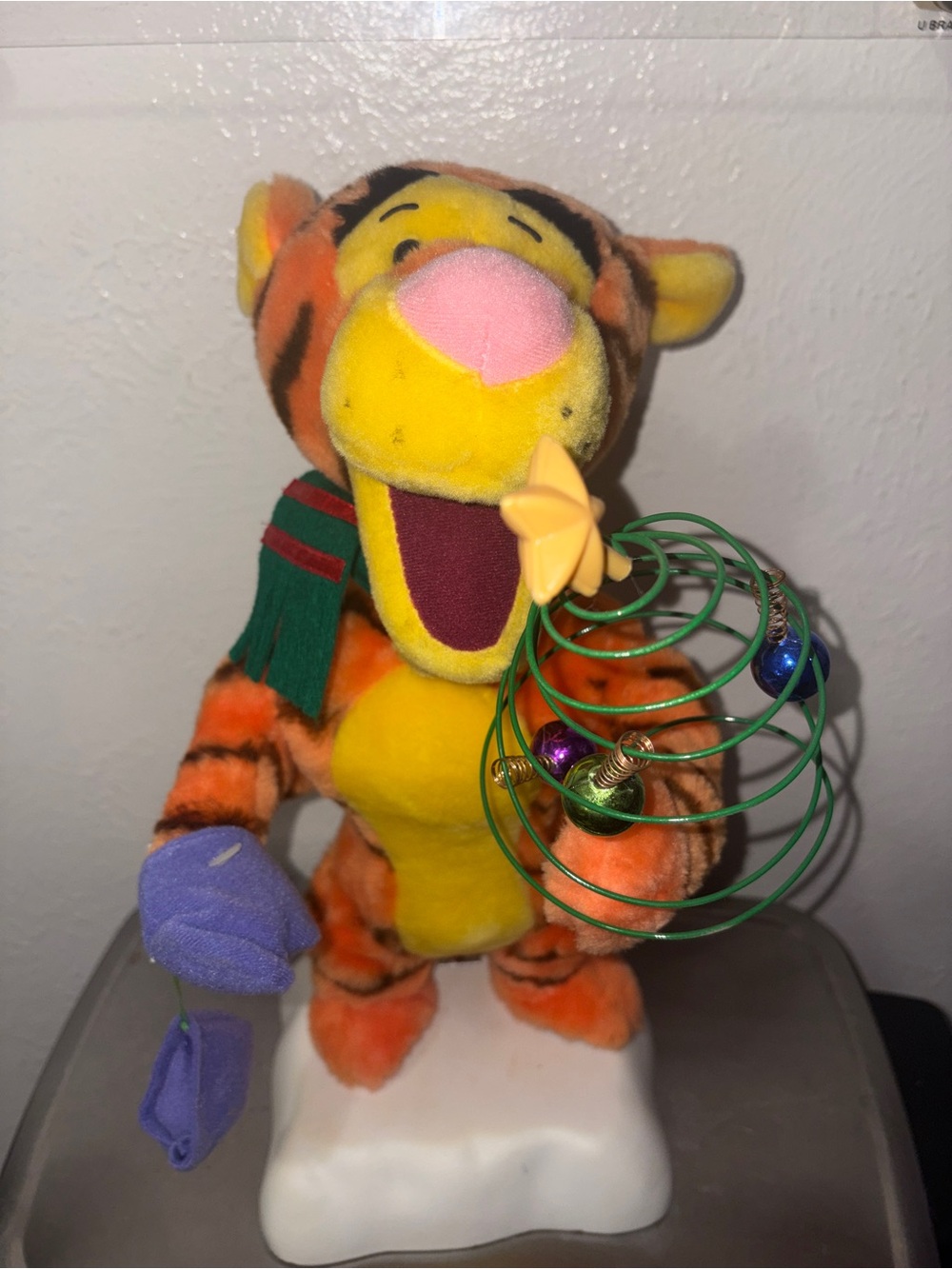 Vintage 1996 Disney telco tigger Christmas animated motion-ette